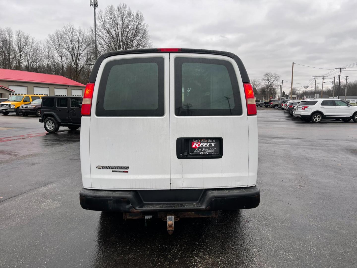 2014 White /Neutral Chevrolet Express 1500 AWD Cargo (1GCSHAF4XE1) with an 5.3L V8 OHV 16V FFV engine, 4-Speed Automatic transmission, located at 547 E. Main St., Orwell, OH, 44076, (440) 437-5893, 41.535435, -80.847855 - Photo#8